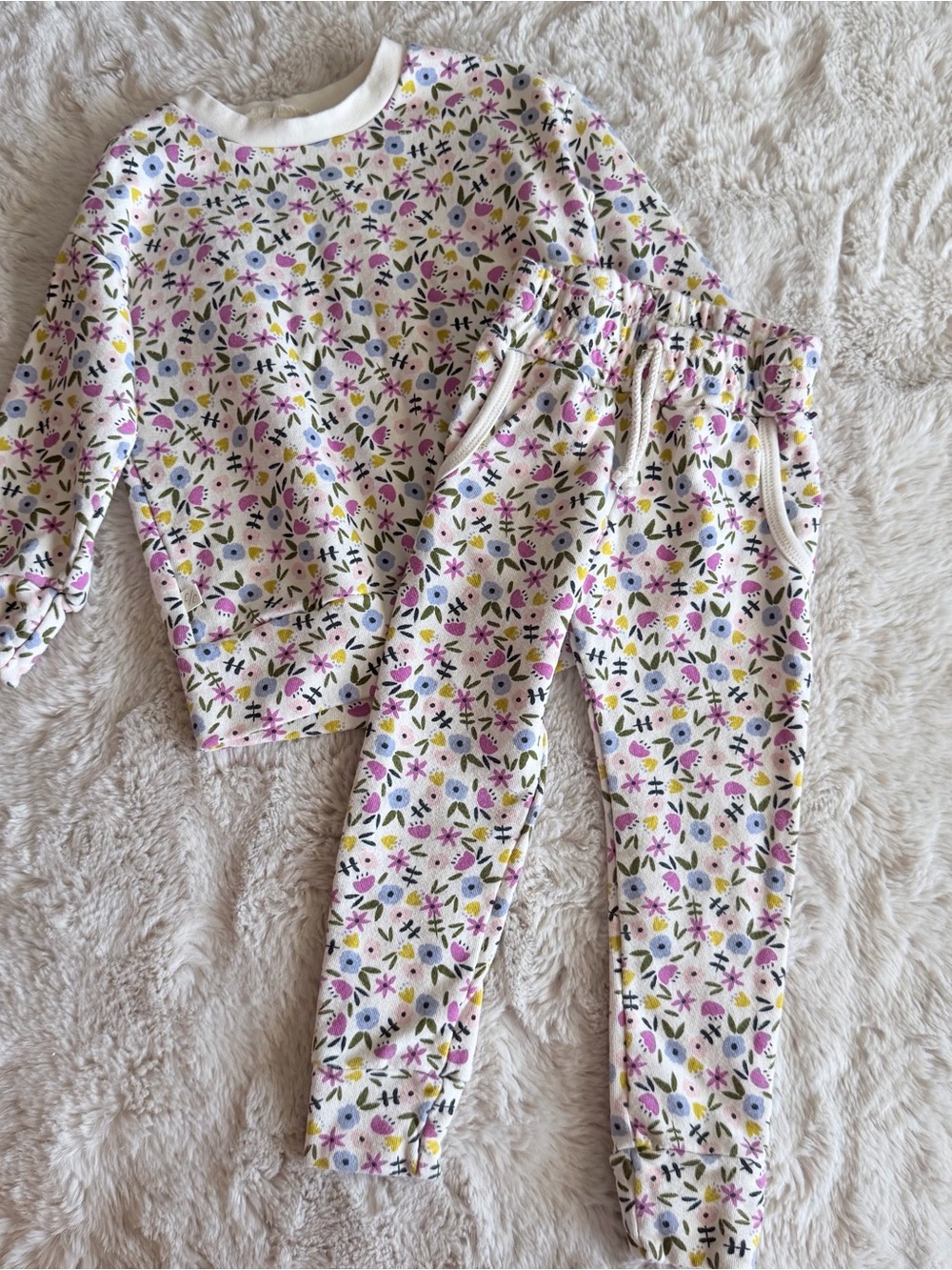 CHILDHOODS Clothing Jogger Set Size 4T NWOT